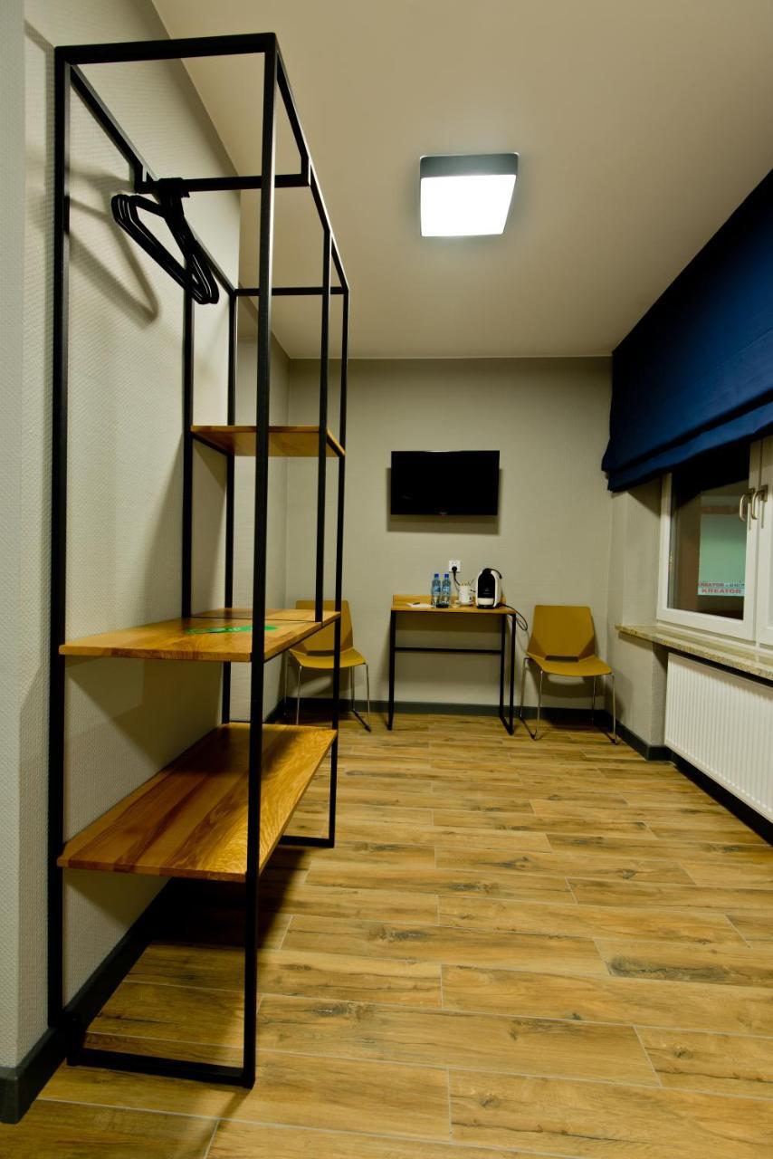 Apartsuites I Sorau Żary Eksteriør bilde A room at the hostel